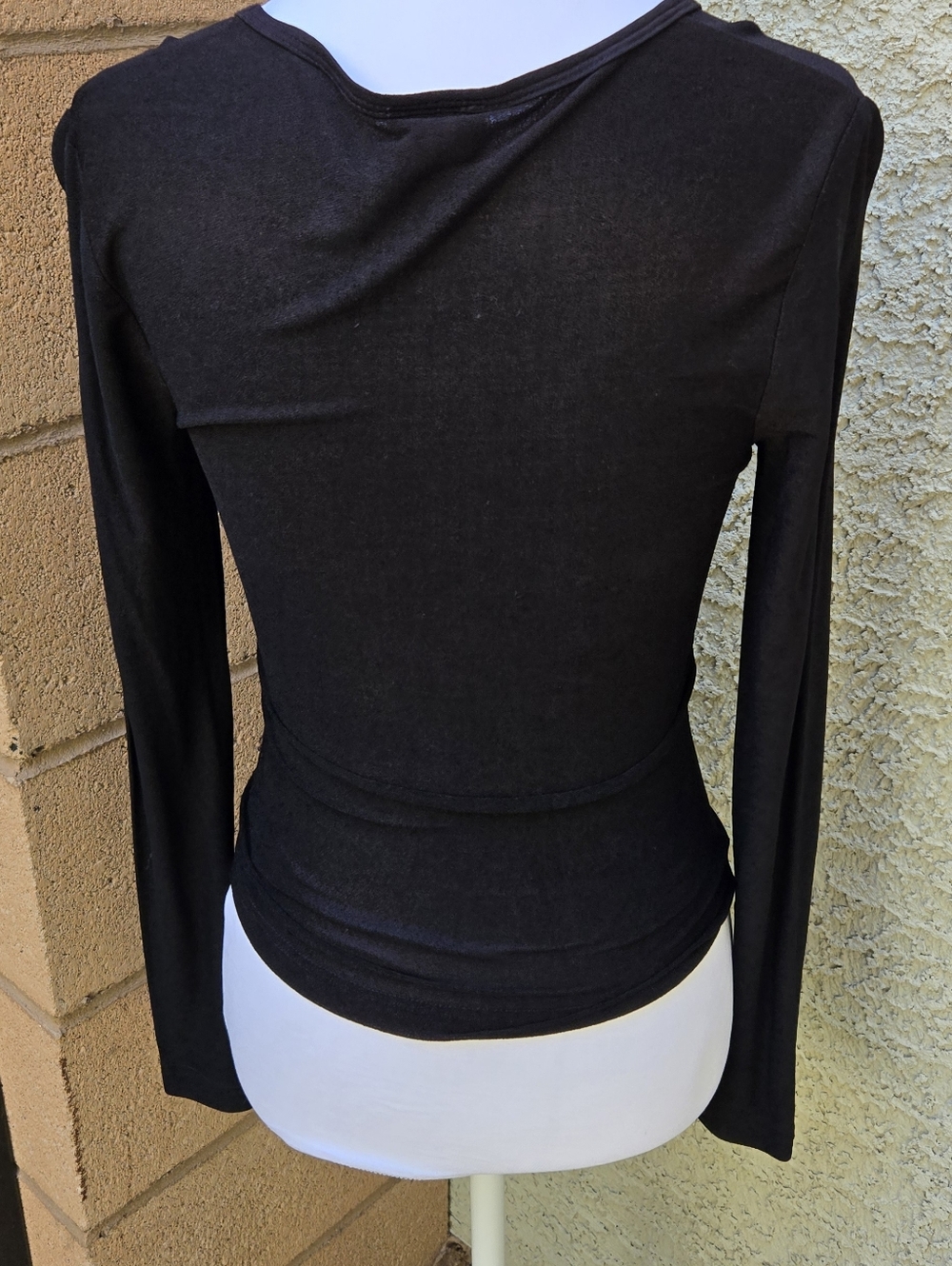 Toska Vintage Black Long-Sleeve V-Neck Top with White Floral Embroidery - Picture 4 of 6